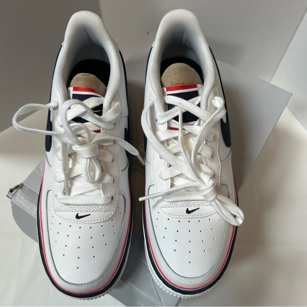 Nike Air Force 1 LV8(GS) White/Blue/Red Boys6.5 Women 8 NIB